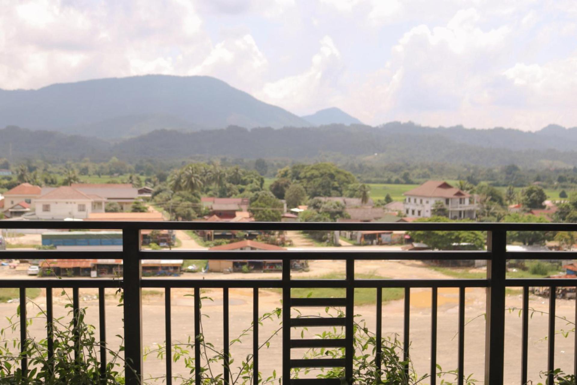 Vang Vieng Consiana Hotel 外观 照片
