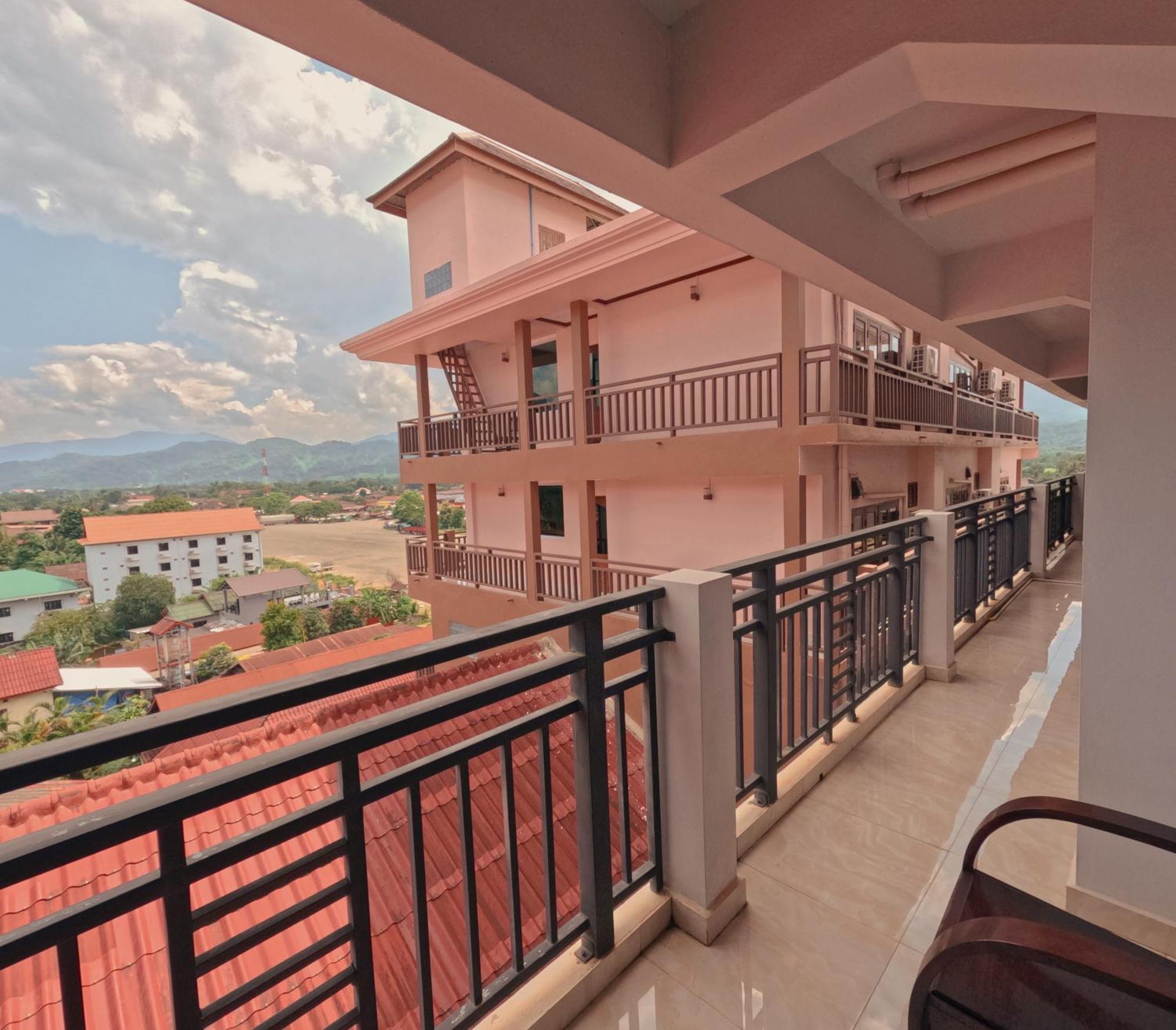 Vang Vieng Consiana Hotel 外观 照片